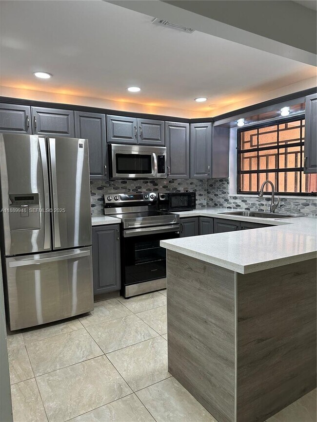 Building Photo - 5912 SW 133rd Ct