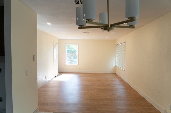 Building Photo - 120 Boggs Ct Rental