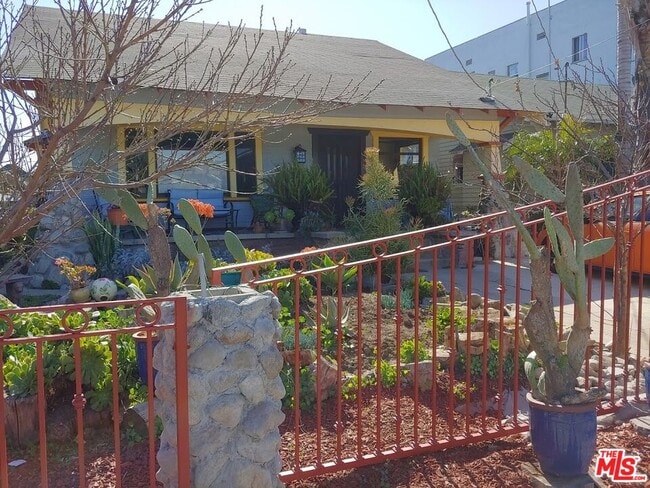Photo - 2230 Inez St