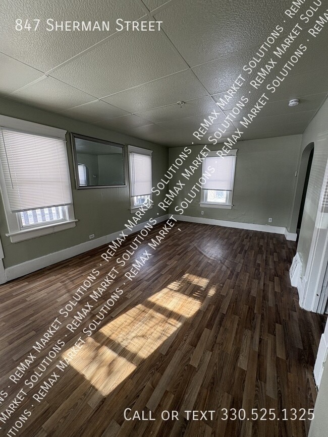 Photo - 847 Sherman St