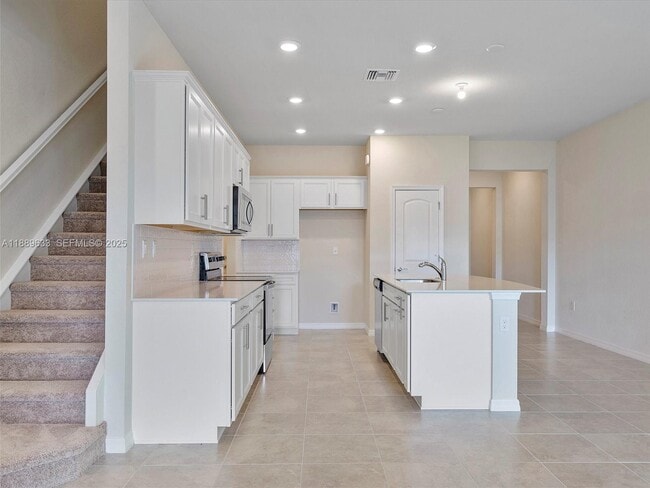 Photo - 2108 Appleton Cir N