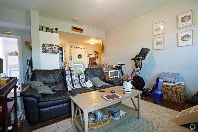 Building Photo - 45 Carlton St Rental