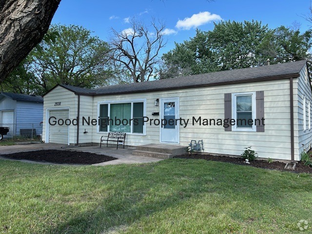 Building Photo - 2938 S Vine St Rental