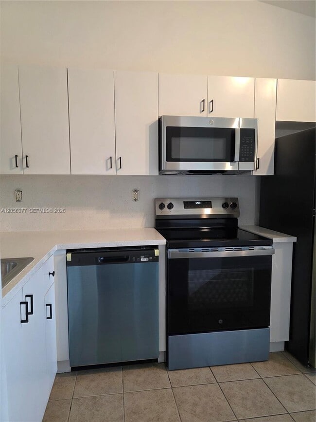 Photo - 3415 NE 9th Dr Unit 202