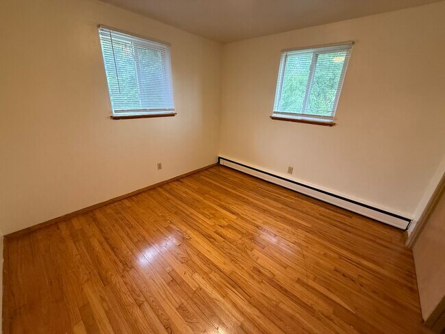 Photo - 2410-2506 Brentwood Pkwy