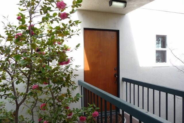 Outdoor Entrance - 1470 Creekside Dr Condo Unit 12