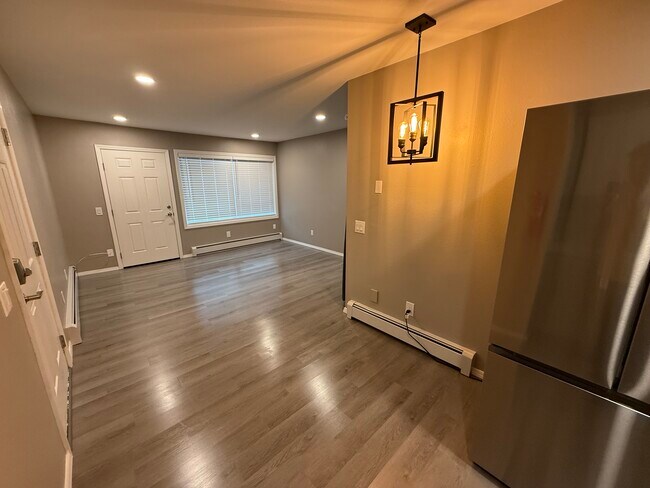 Photo - 609 Irwin St Unit 1