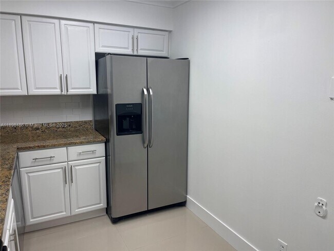 Photo - 3300 NE 192 St Unidad 205