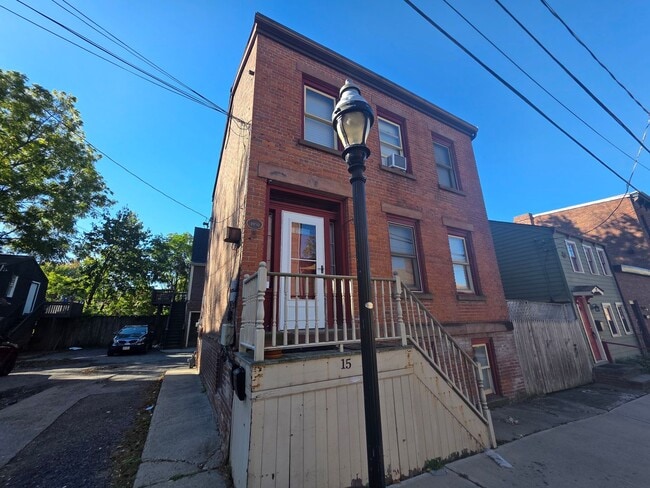 Building Photo - 15 E Parmenter St Unit Apt A
