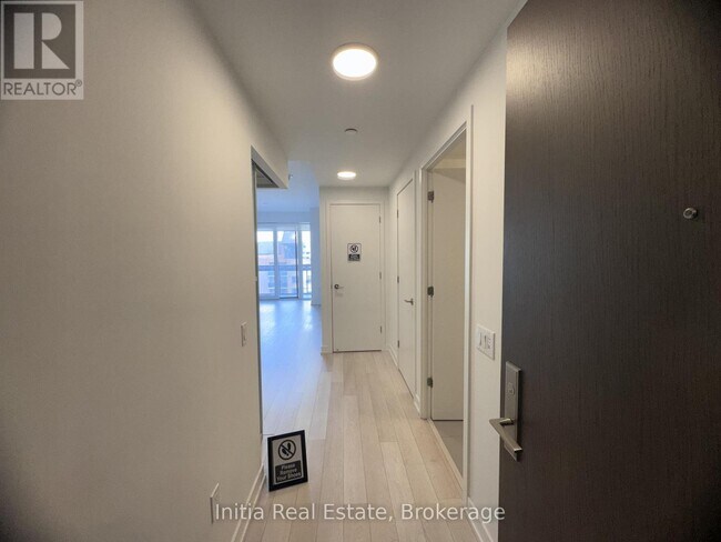 Photo - 39 Roehampton Ave Unité 802