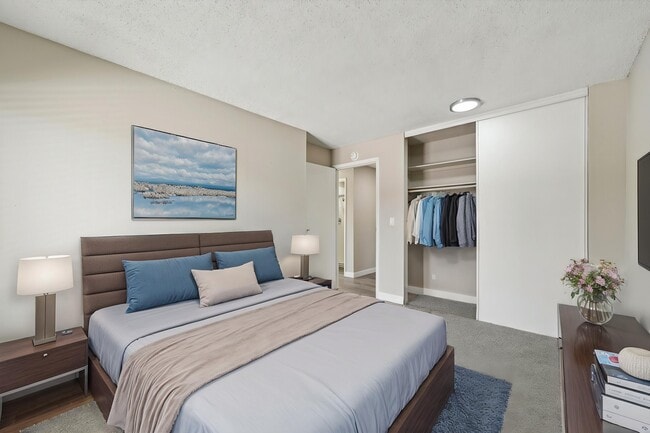 3300 Tamarac Apartments