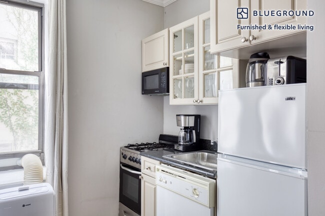 432 E 13th St Unidad SI FL2-ID923