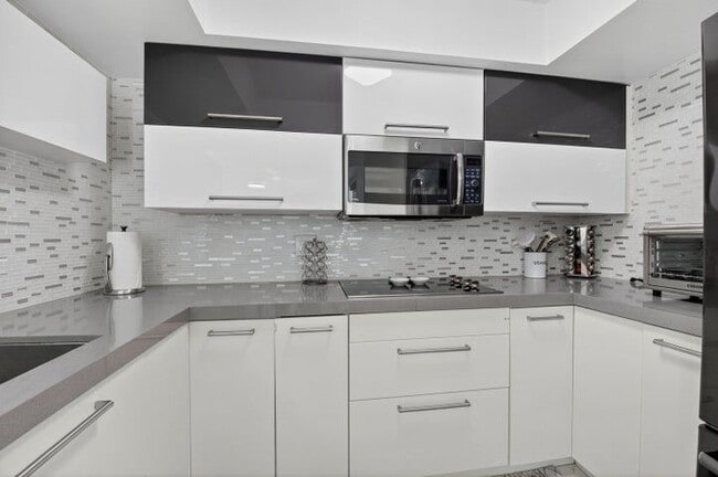 Photo - 4310 Village Dr