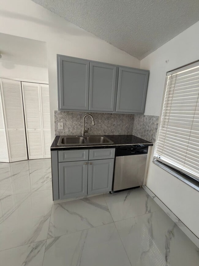 Photo - 9142 Sabal Palm Cir