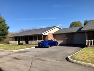 Building Photo - 2610 Mayfield Dr
