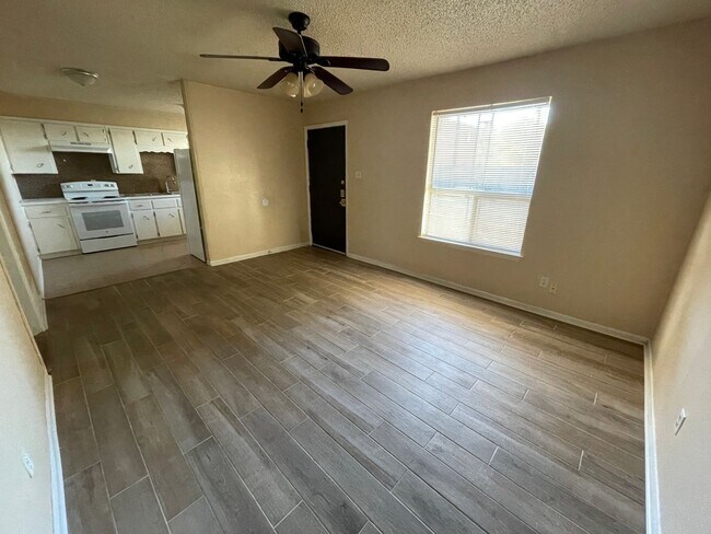 Photo - 425 W Avenue C Unidad 4