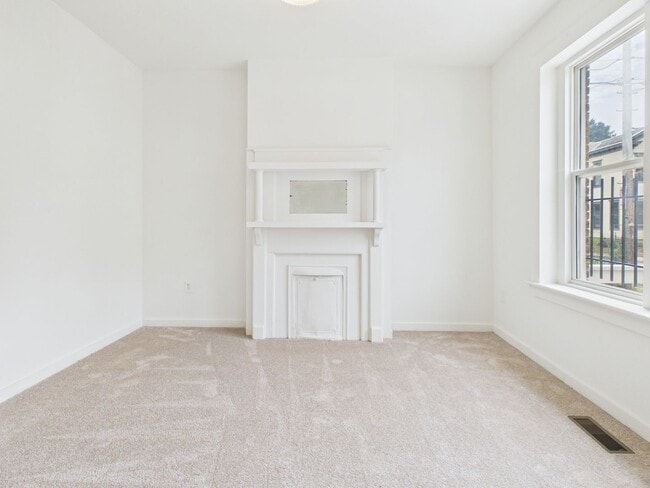 Photo - 204 Wellford St Unidad Apartment B