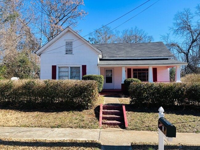 MOVE IN SPECIAL! Welcome home! Great locat... - MOVE IN SPECIAL! Welcome home! Great locat...