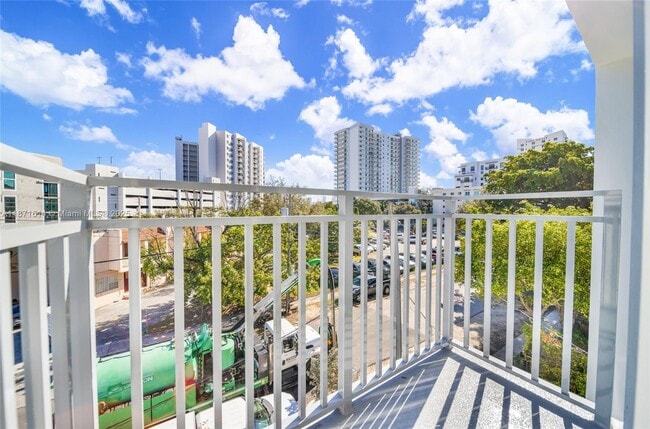 Photo - 1536 NW 15th Ave Unit 306
