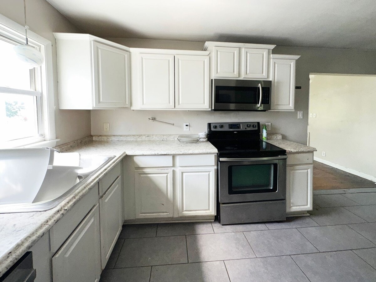 Photo - 854 Carneal Rd