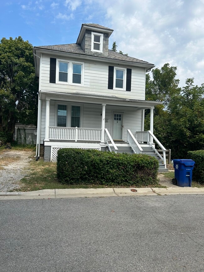 Building Photo - 508 Cording Ave