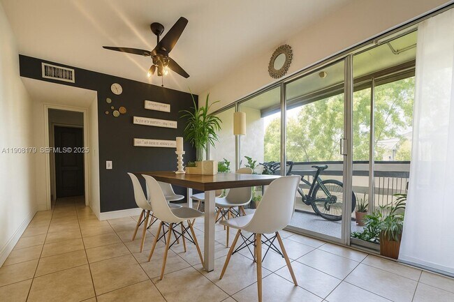 Photo - 5332 NE 6th Ave Unidad G12