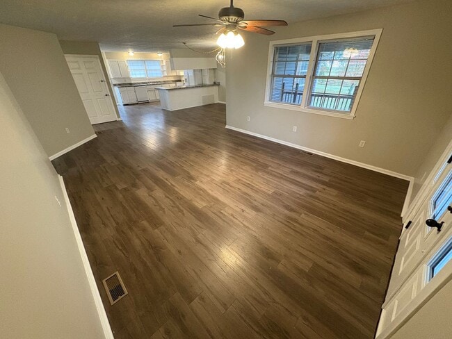 Photo - FOR LEASE- SINGLE-FAMILY HOME IN HARTSVILLE!