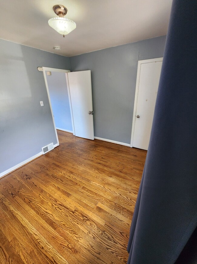 Photo - 24930 Outer Dr W
