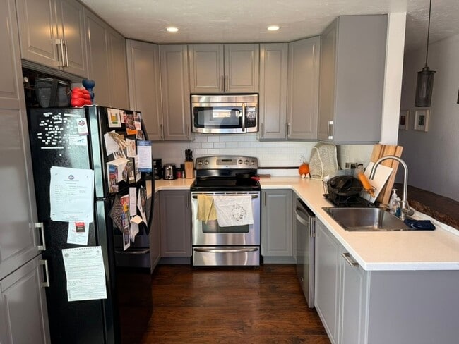 Photo - 5706 Jellison St