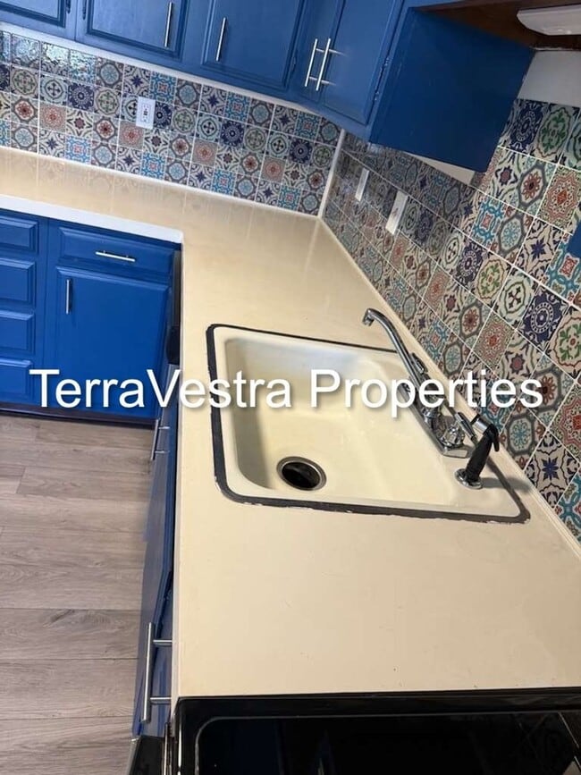 Photo - 108 N 8th St Unit Apartment C