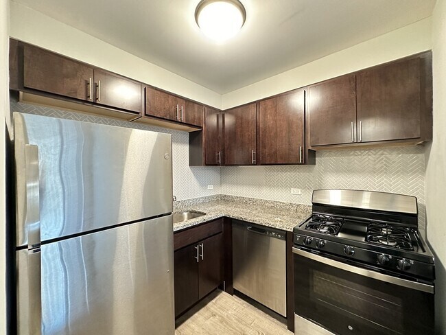 Photo - 533 W Surf St Unit 015