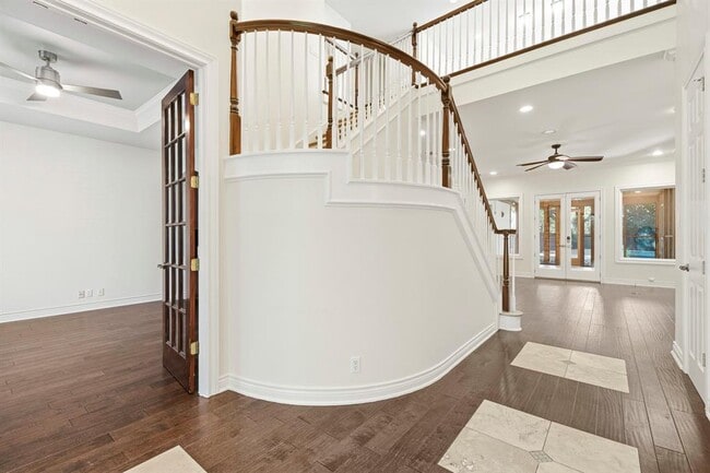 Photo - 1213 Grosvener Ct