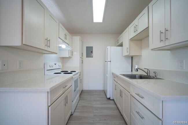Photo - AVAILABLE 2/5/26! 2-bdrm, 1-bath, 1-parking, upstairs corner unit at Kuola Townhomes in Waipio Ge...
