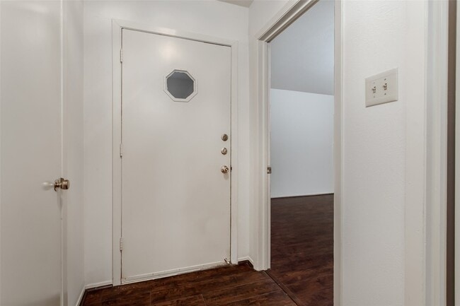 Photo - 7544 Brentcove Cir