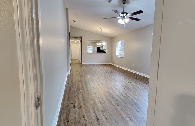Photo - 530 Scarlet Maple Ct
