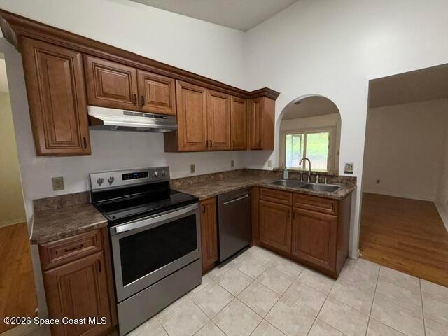 Photo - 2408 Devonswood Rd