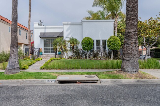 Photo - 272 S Palm Dr House