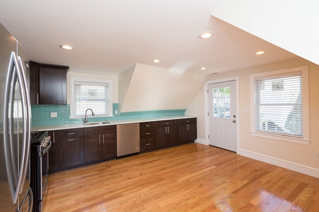 Photo - 9 Rock Valley Ave