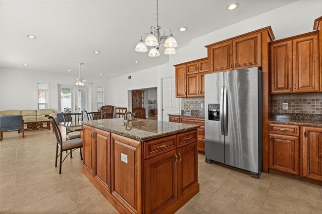 Photo - 710 116th Ave