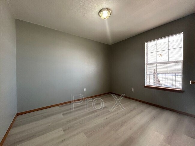 Photo - 1414 S Powell St Unidad #204