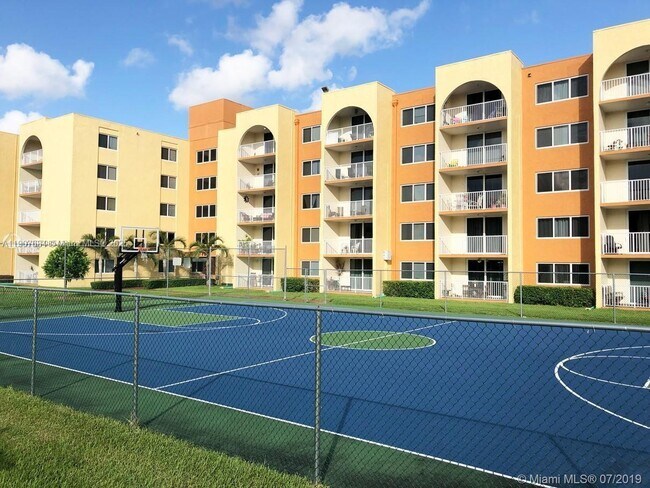 Building Photo - 6980 NW 186th St Unit 3-127A