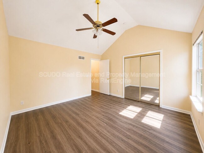 Photo - 10633 N Locust Ct