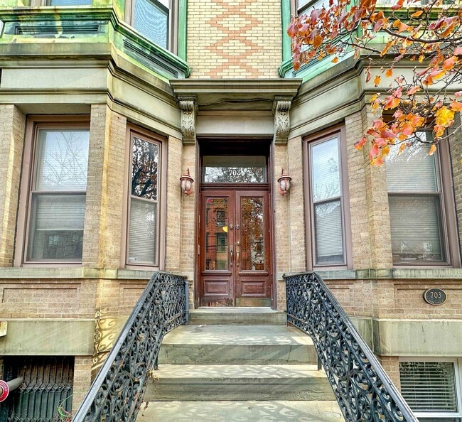 Building Photo - 703 Park Ave Unit 8