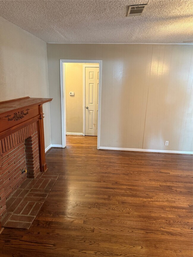 Photo - 216 Schilling Ave