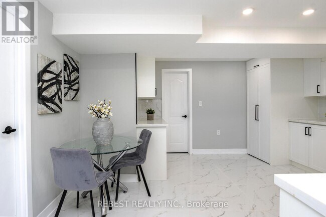 Photo - 92 Lillian Crescent