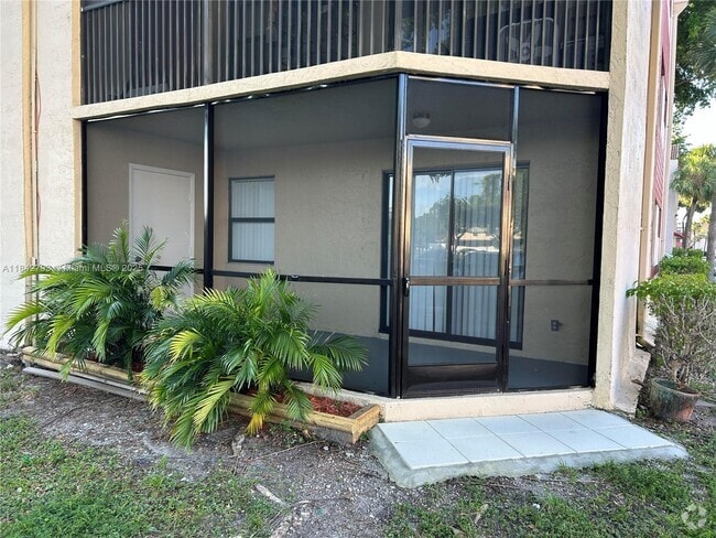 Building Photo - 3410 Foxcroft Rd Unit 101 Rental