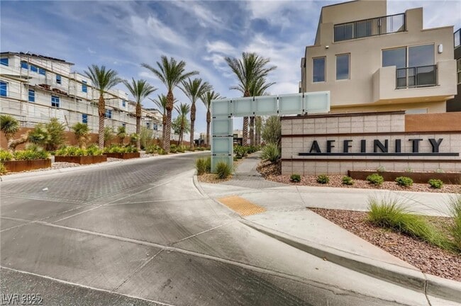 Photo - 11231 Hidden Peak Ave Unidad 207 Rental