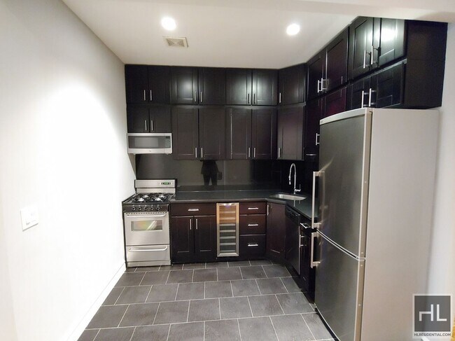 Photo - West 52nd Street Unidad 1A