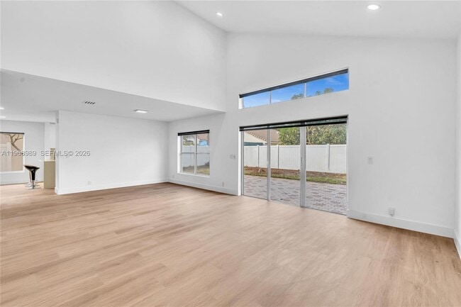 Photo - 4917 SW 32nd Way