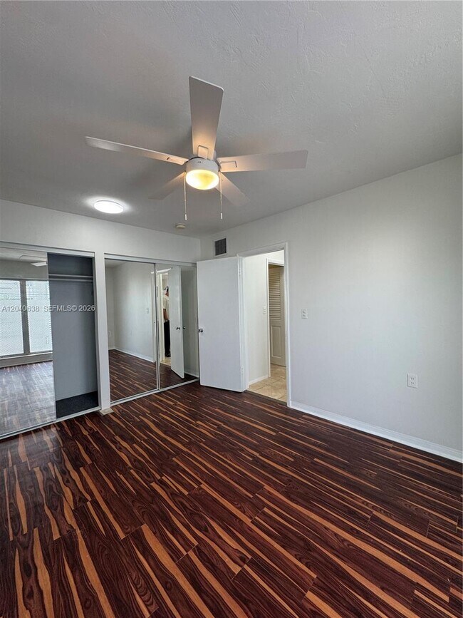 Photo - 1600 NE 114th St Unidad 204